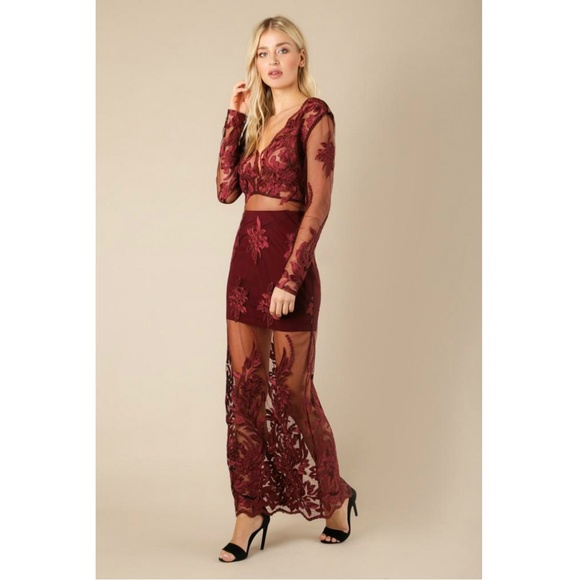 Wow Couture Scallop Lace Embroidered Maxi Gown - Picture 3 of 4